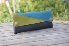 Les Cuirs de lune - trousse asymétrique marine bleu ciel et vert prés